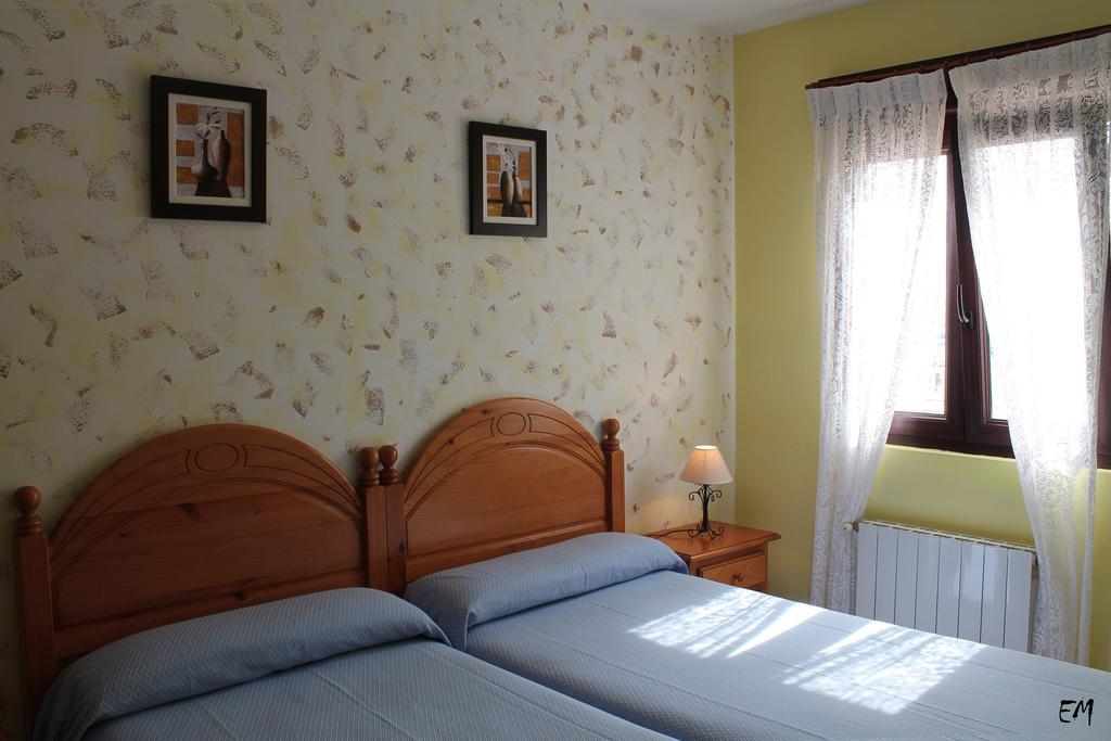 Pension Vega De Pas Comillas Exterior photo