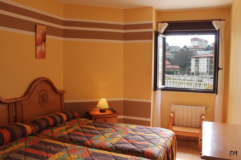 Pension Vega De Pas Comillas Exterior photo