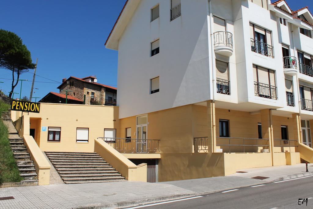 Pension Vega De Pas Comillas Exterior photo